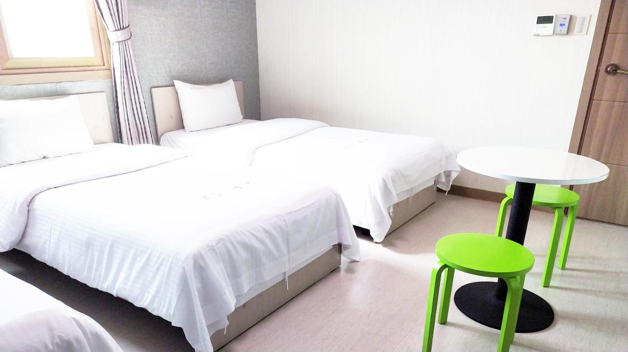 Golden Park Hotel Jeju Extérieur photo