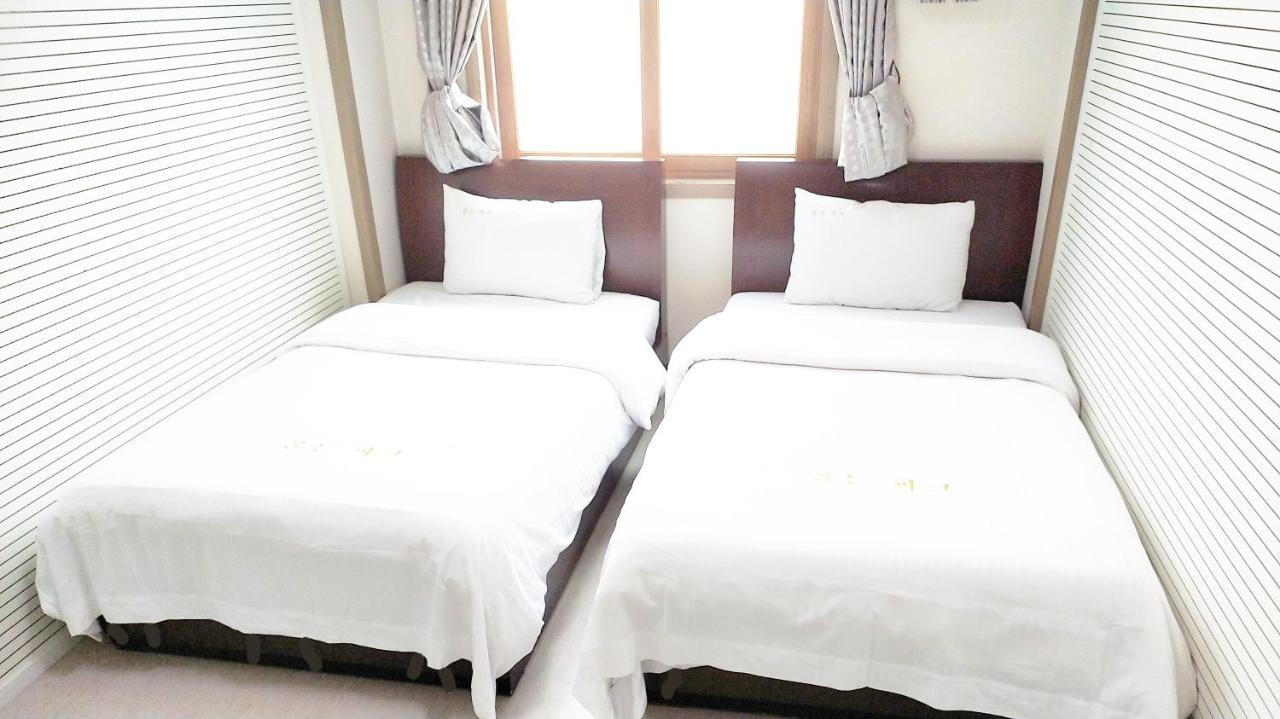 Golden Park Hotel Jeju Extérieur photo