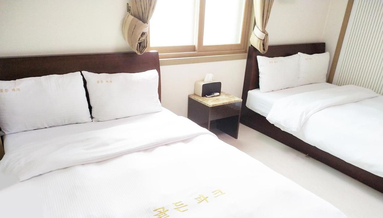 Golden Park Hotel Jeju Extérieur photo